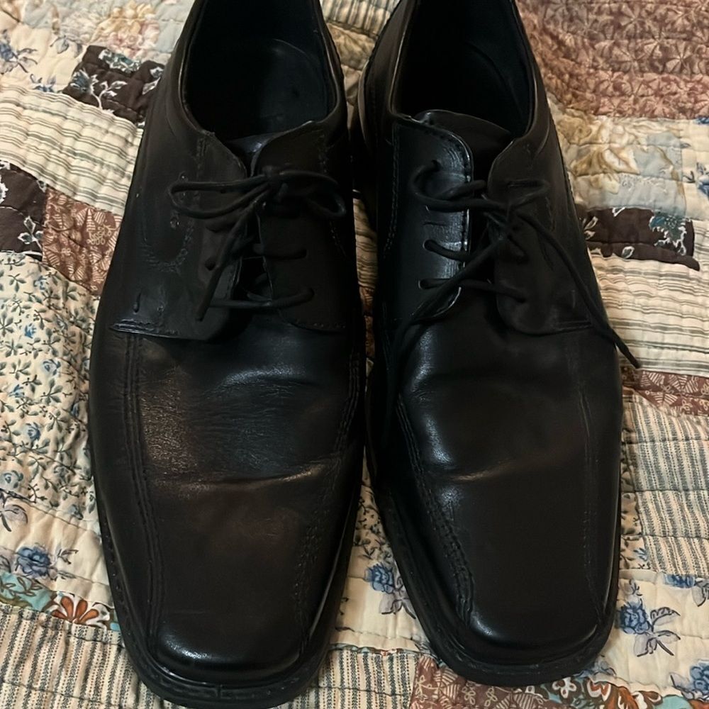 Ecco black dress shoes